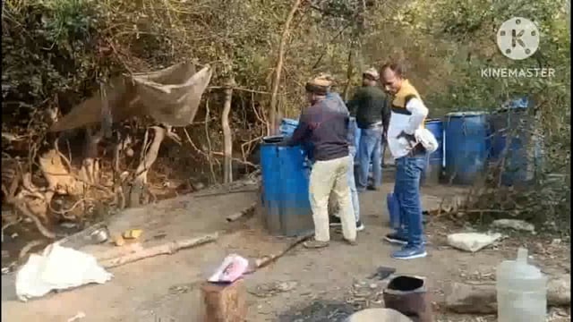 पुलिस ने चैली के जंगल में महुआ शराब की भट्टी को किया ध्वस्त,50 लीटर निर्मित शराब किया बरामद,एक व्यक्ति को किया गिरफ्तार
