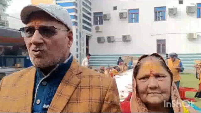 मथुरा वृद्धा आश्रम के वृद्धो को कराया भ्रमण व सहभोज पूर्व सैनिक एवं समाजसेवियों ने