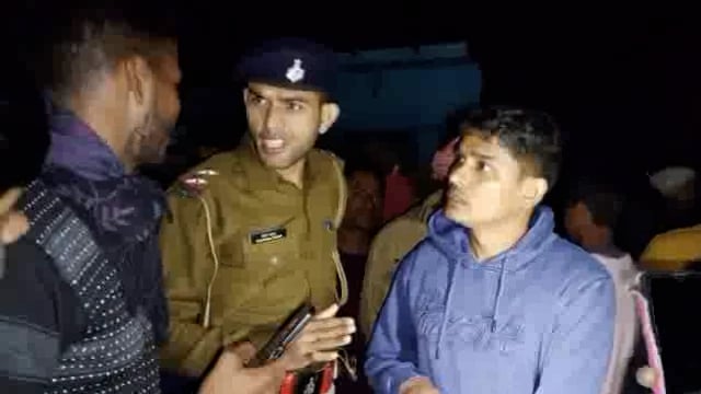 इंग्लिश मोड नवटोलिया गांव के समीप ट्रक की टक्कर से 10 वर्षीय बालक की हुई दर्दनाक मौत