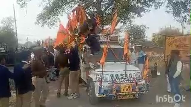 राम लाल के प्राण प्रतिष्ठा कार्यक्रम के तहत इटियाथोक  में गाजे बाजे के साथ निकाली गई कलश यात्रा