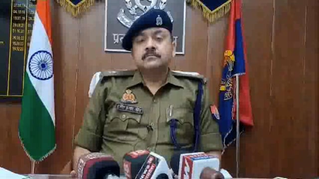 छात्रा से दुर्व्यवहार करने वाले अज्ञात युवक पर मुकदमा दर्ज

एएसपी पूर्वी दुर्गेश सिंह की बाईट