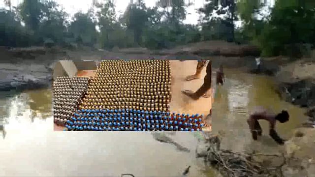 चांदन थाना पुलिस ने गुप्त सूचना पर पोखर से 1202 बोतल विदेशी शराब किया बरामद 