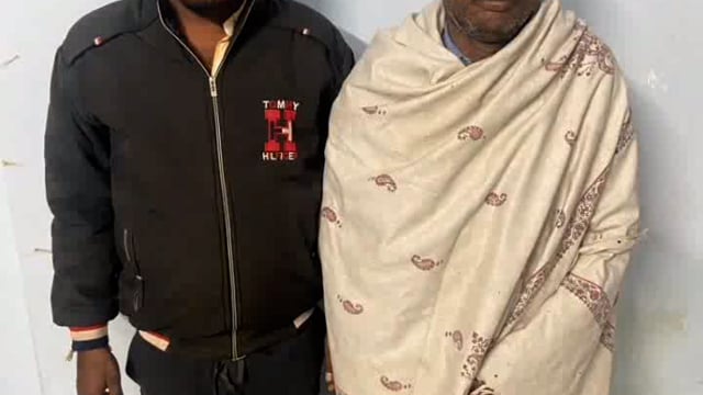 23 वर्षीय महिला की हत्या के दो आरोपी पिता,पुत्र को पुलिस ने किया गिरफ्तार  भेजा जेल। अन्य आरोपितों की गिरफ्तारी के लिये पुलिस कर रही छापेमारी।