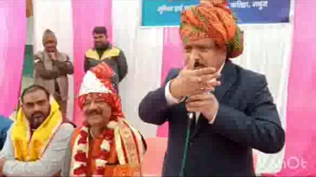 थाना फरह क्षेत्र के सरकारी स्कूलों मैं हिन्दुस्तान पेट्रोलियम द्वारा 22लाख का सामान बितरित किया गया  