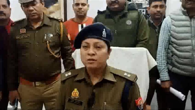 बलरामपुर उतरौला में गैस ऐजेंसी कैशियर से हुई लूट की घटना का पुलिस ने किया खुलासा दो गिरफ्तार।