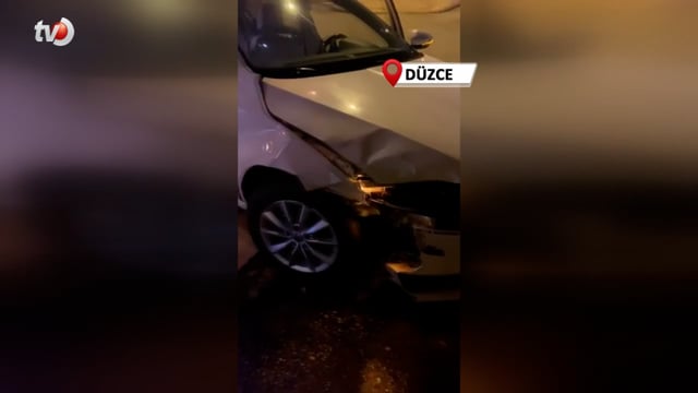 Bolu Caddesi'nde İki Araç Çarpıştı