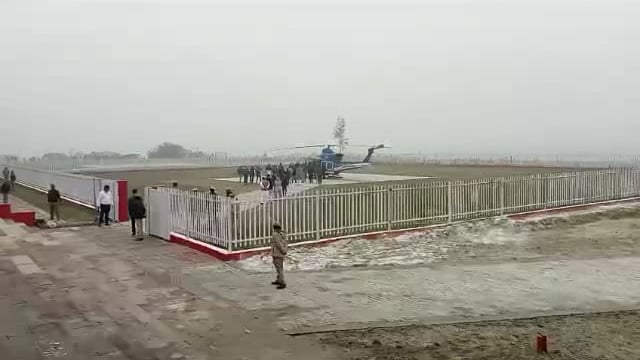 अयोध्या -
मुख्यमंत्री योगी आदित्यनाथ अयोध्या धाम पहुंचे