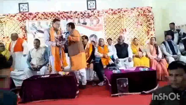 गोवर्धन पहुंचे उत्तराखंड के सीएम पुष्कर धामी दानघाटी के किए दर्शन कार्यकर्ताओं से की भेंट