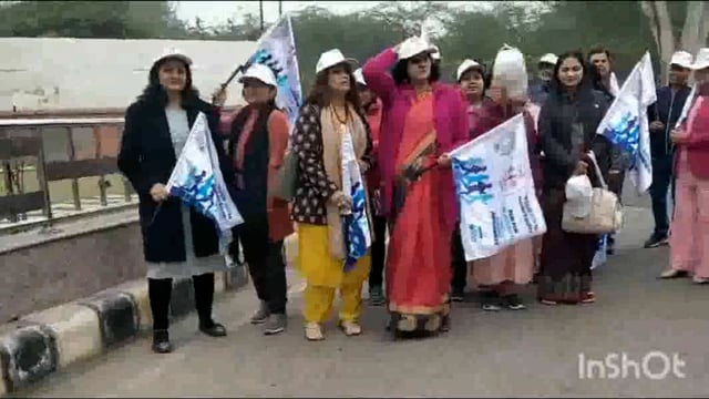 मथुरा प्रसूति एवं स्त्री रोग विशेषज्ञ समिति के बैनर तले बड़ी संख्या में लेडिज डॉक्टर द्वारा एक जन जागरूकता रैली निकाली