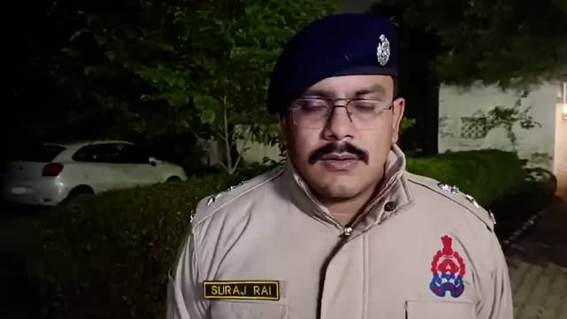 थाना एत्मादपुर क्षेत्र में मिले शिव की घटना का सफल अनावरण करते हुए 3 घंटे के अंदर एक अभियुक्त को गिरफ्तार किया गया पुलिस