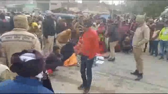 बझेड़ा पुलिया के पा से बाइक सवार बदमाशों ने महिला से 15 दिन की बच्ची को छीन कर हुये फरार,क्षेत्र में मचा हड़कंप।