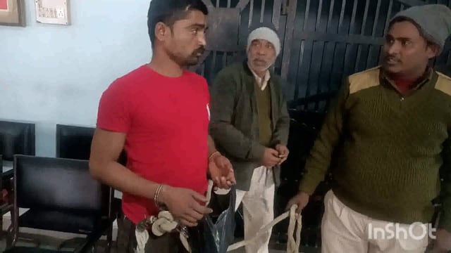 सूरजगढ़ा-नशे की हालत में एक शराबी को गिरफ्तार कर भेजा जा रहा लखीसराय जेल।