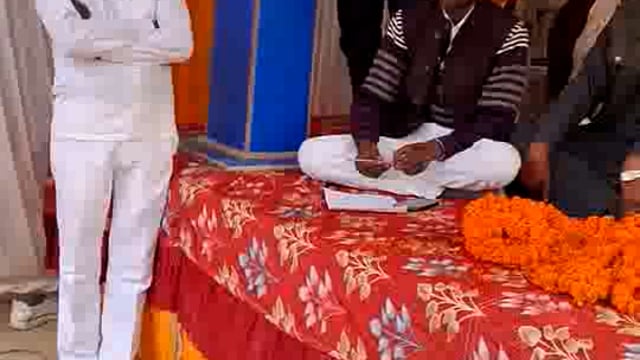 News...✍️
विगत वर्षों की भांति SPA का स्वागत समारोह कार्यक्रम 1जनवरी 2024 को ढोलबजवां बाजार में हुआ, जिसके मुख्य अतिथि आलापुर के वर्तमान विधायक त्रिभुवन दत्त,
जिला पंचायत अजीत यादव,राहुल दत्त यशवर्धन,आशु सिंह और अन्य सपा कार्यकर्ता मौजूद रहे।