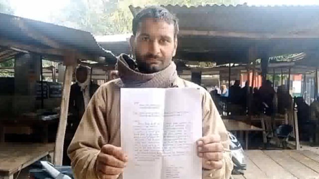 शाहजहांपुर:जलालाबाद क्षेत्र में खेत पर दबंगों ने किया कब्जा, जान से मारने की दे रही धमकी,पीड़ित ने sdm से की शिकायत।