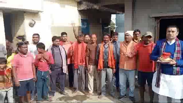 राम मंदिर प्राण प्रतिष्ठा में भाग लेने हेतु भाजपा  ने बनहारा गांव में अक्षत का वितरण कर   ग्रामीणों को दिया निमंत्रण