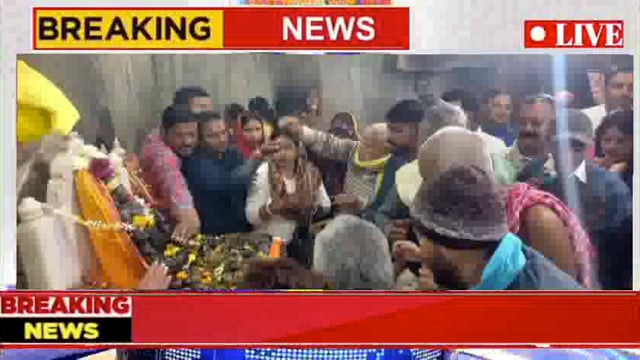 देवनगरी और पर्यटन नगरी मंदार और इसके सभी प्रचलित पिकनिक स्पॉट पर सैलानियों का नव वर्ष के मौके पर काफी भीड़ लग रहा सोमवार