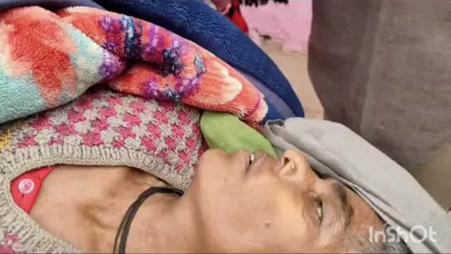 दिल्ली से कपडे लेकर आ रही महिला की छटीकरा रेल्वे स्टेशन पर हुई मौत पुलिसकर्मी पर लगाया धक्का देने का आरोप