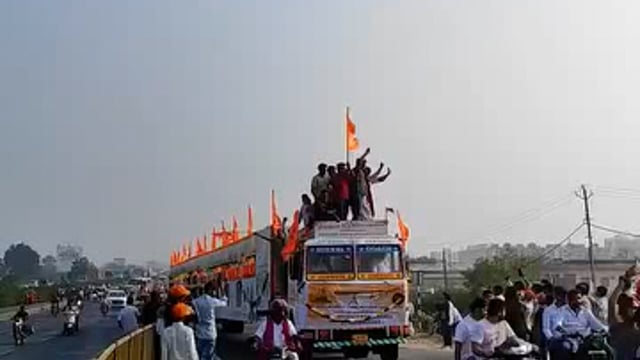 News...✍️
गुजरात के वडोदरा से राम मंदिर के लिए  विश्व की सबसे बड़ी 108 फीट अगरबत्ती अयोध्या जी के लिए रवाना हुई।