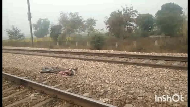 थाना फरह क्षेत्र रेलवे लाइन पर युवक की हुई मौत मौके पर पहुंची पुलिस
