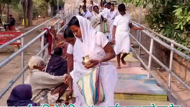 सफा अनुयायियों ने की मंदार पर्वत पर अपने इष्ट देव की पूजा अर्चना