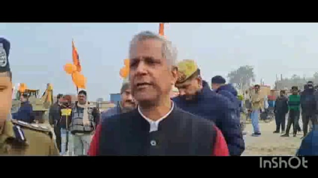 मथुरा में वृंदावन 11 किलोमीटर परिक्रमा मार्ग का जाएजा लेंने पहुंचे जिला अधिकारी   व् एस एस पी