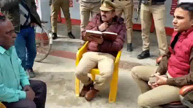 गारमेंट दुकान मे बनियान खरीदने के बहाने बदमाशों ने की लूट
पुलिस छानबीन मे जुटी