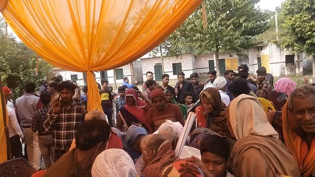 प्रतापगढ़ जिले के बिहार ब्लॉक के कर्माजीत पट्टी ग्राम सभा में मोदी वन का कार्यक्रम हुआ संपन्न बड़ी संख्या में लोग रहे 