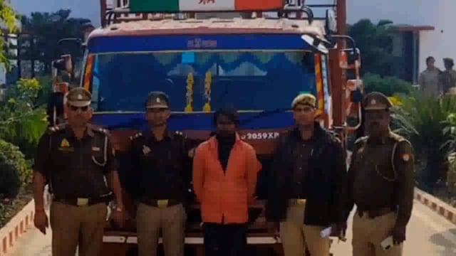 गोंडा :पशु तस्कर को वजीरगंज पुलिस ने चन्दहा मोड़ गौरिया से किया गिरफ्तार