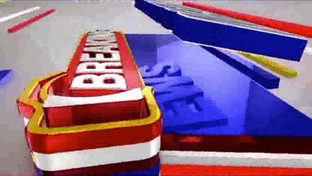 दुर्घटना के बाद सड़क पर गिरे पड़े मोटरसाइकिल सवार दोनों जख्मी युवक