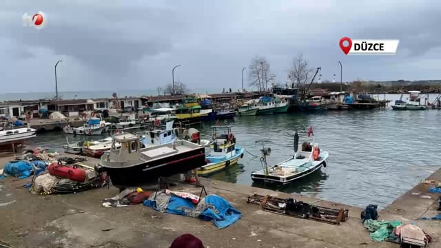 Balıkçı Tekneleri Deniz Suyunun Soğumasını Bekliyor