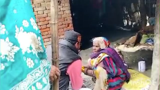 नया सोच सेवा समिति के द्वारा गरीब एवं बेसहारा परिवारों को वितरित किए गए कंबल