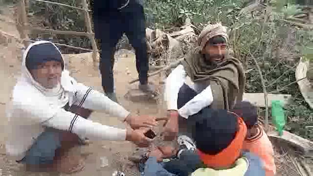 अदलचक मे तपेली सिंह के तरफ से ठंढ के तरफ से आलावा का किया गया वेबस्था 