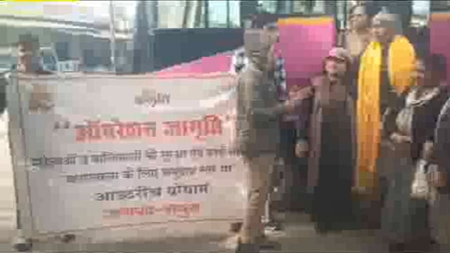 बलदेव महिलाओं को जागरूक करने के लिए चलाए जा रहे ऑपरेशन जागृति के तहत तो श्रद्धालु महिलाओं को किया गया जागरूक