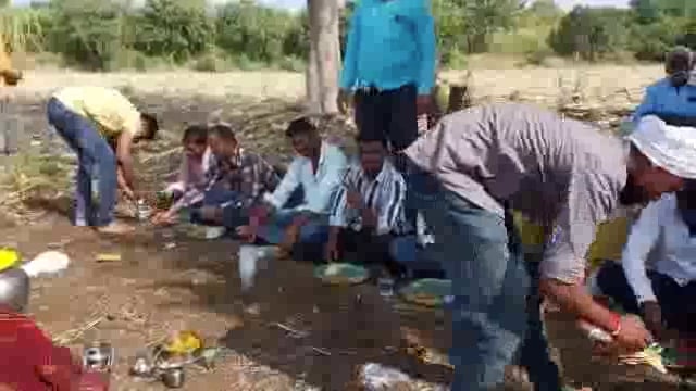 तालुक्यात विविध ठिकाणी वेळ अमावस्या उत्साहात साजरी