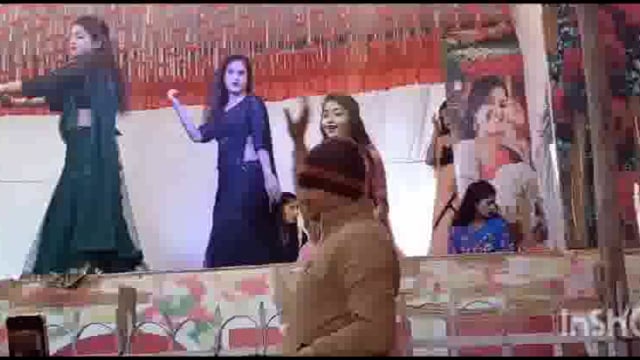 श्री कृष्ण जन्मभूमि संघर्ष न्यास के पदाधिकारी ने बार वालों के डांस पर जिला मजिस्ट्रेट को दिया ज्ञापन