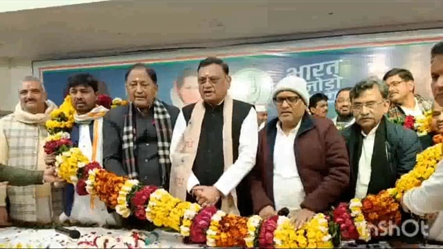 कांग्रेस ब्रज प्रांत की संवाद पाठशाला का आयोजन खंडेलवाल सेवा सदन गोवर्धन रोड मथुरा में किया गया