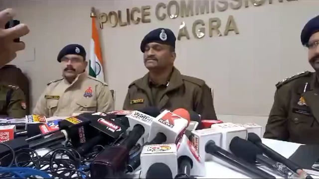 नवागत पुलिस कमिश्नर जे रविंदर गौड जी ने संभाला चार्ज आगरा का 2005 बैच के आईपीएस अफसर हैं दिशा निर्देश दिए