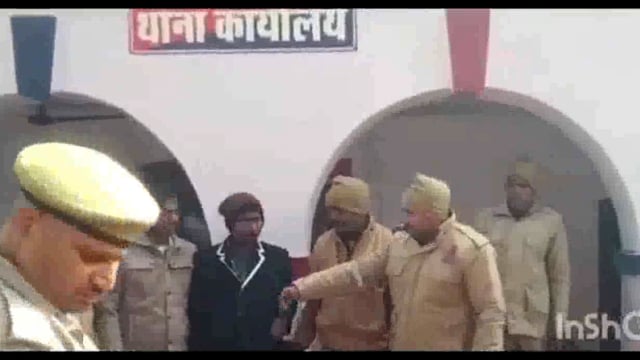 थाना टूंडला मैं दो अभियुक्तों कों 300 ग्राम चरस के साथ पुलिस ने पकङकर एनडीपीएस मुकद्दमा दर्ज कर भेजा जेल