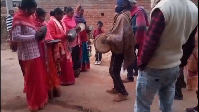 फुल्लीडुमर प्रखंड क्षेत्र के आदिवासी बाहुल गांव में धूमधाम से मनाया जा रहा है सरहुल पर्व