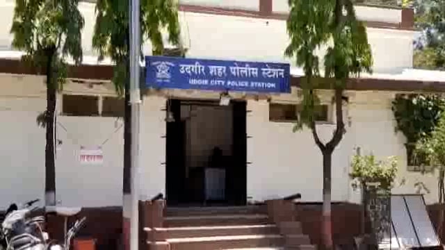 ईदगाह रोडवर दोघा अज्ञातांकडून एकास मारहाण,शहर पोलीस ठाण्यात गुन्हा दाखल