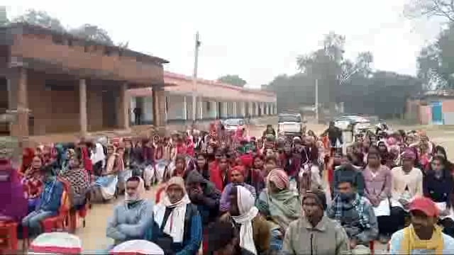  प्रखंड के विभिन्न विद्यालयों में शिक्षा संवाद कार्यक्रम का हुआ आयोजन एडीएम सहित जिले के वरीय पदाधिकारी रहे मौजूद 