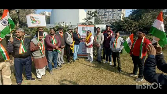 आगरा संजय पैलेस शहीद स्मारक पर मकर संक्रांति के पावन अवसर पर राष्ट्रीय व जन हित में समर्पित जन समाधान का आयोजन किया गया