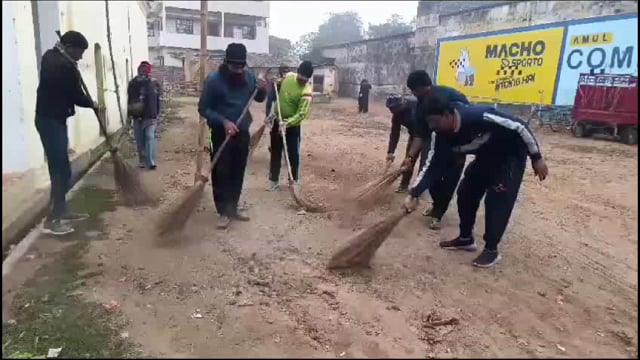 अयोध्या में भव्य मंदिर निर्माण कार्य को लेकर बांका में भाजपा नेताओं के द्वारा मंदिरों में चलाया जा रहा है स्वच्छता अभिया