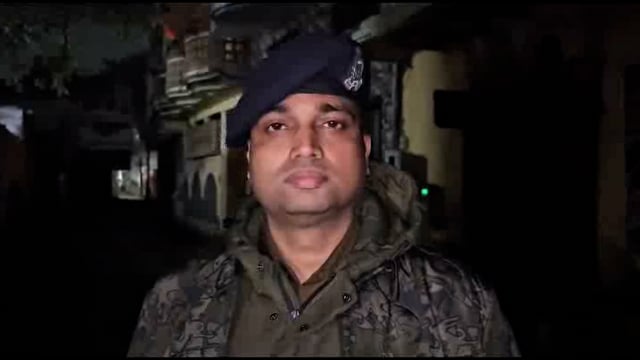 पुलिस और बदमाशों के बीच मुठभेड़ मुठभेड़ के दौरान दो बदमाश गिरफ्तार एक बदमाश के पैर में लगी गोली सदर क्षेत्र उखरा रोड का 