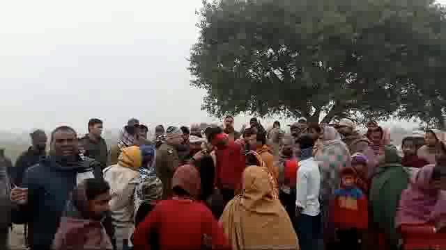 गोलीबारी से दहला  मैनमा गांव एक व्यक्ति की मौत दूसरा गंभीर स्थिति में भागलपुर रेफर