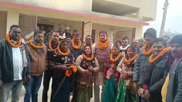 फुल्लीडुमर प्रखंड प्रमुख के विरुद्ध लाया गया अविश्वास प्रस्ताव विषेश बैठक में खारिज, अपने पद पर बने रहे प्रखंड प्रमुख 