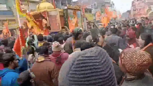 प्रभु श्रीराम की चरण पादुका यात्रा चित्रकूट से प्रयागराज होते हुए पहुँची प्रतापगढ़, राम भक्तों ने किया भव्य स्वागत लगाये जयकारे