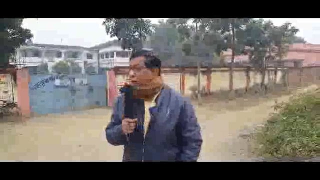 कस्तूरबा गाँधी विद्यालय के पास कचरे का ढेर।