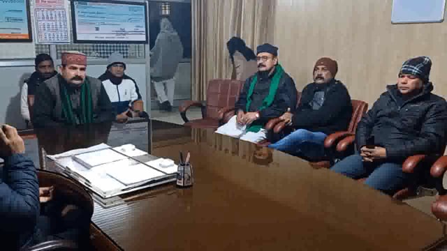 Roorkee:आज भारतीय किसान यूनियन रोड के युवा प्रदेश अध्यक्ष सचिन टोडा जी के नेतृत्व में रुड़की  A S D M से की मुलाकात.....