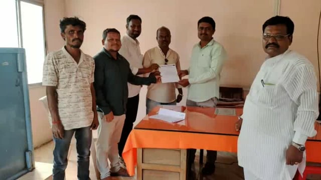 आटपाडी आगारातून लांब पल्ल्याच्या वाहतुकीसाठी नवीन गाड्या सोडाव्यात; स्वाभिमानी वंचित बहुजन आघाडीची मागणी